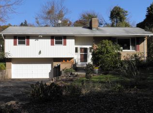 694 Bartholomew Rd, Middletown, CT 06457