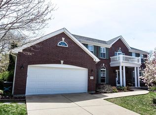 423 Castle Glen Ct, Ballwin, MO 63021