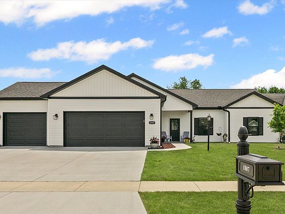 3rd image of 1807 E Fairfield Cir