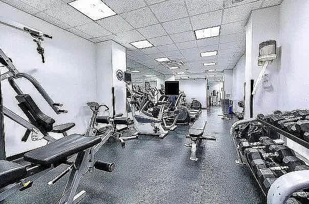 2nd image of 150 E 39th St APT 1506
