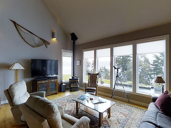 5th image of 5309 Crane Ave E