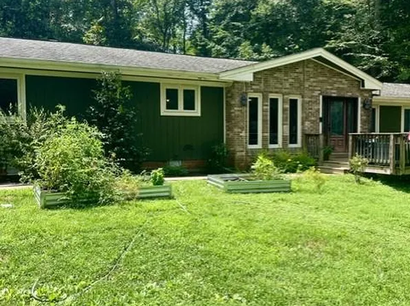 6273 Occoquan Forest Dr, Manassas, VA 20112