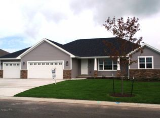 640 Castlestone Ct, Oneida, WI 54155