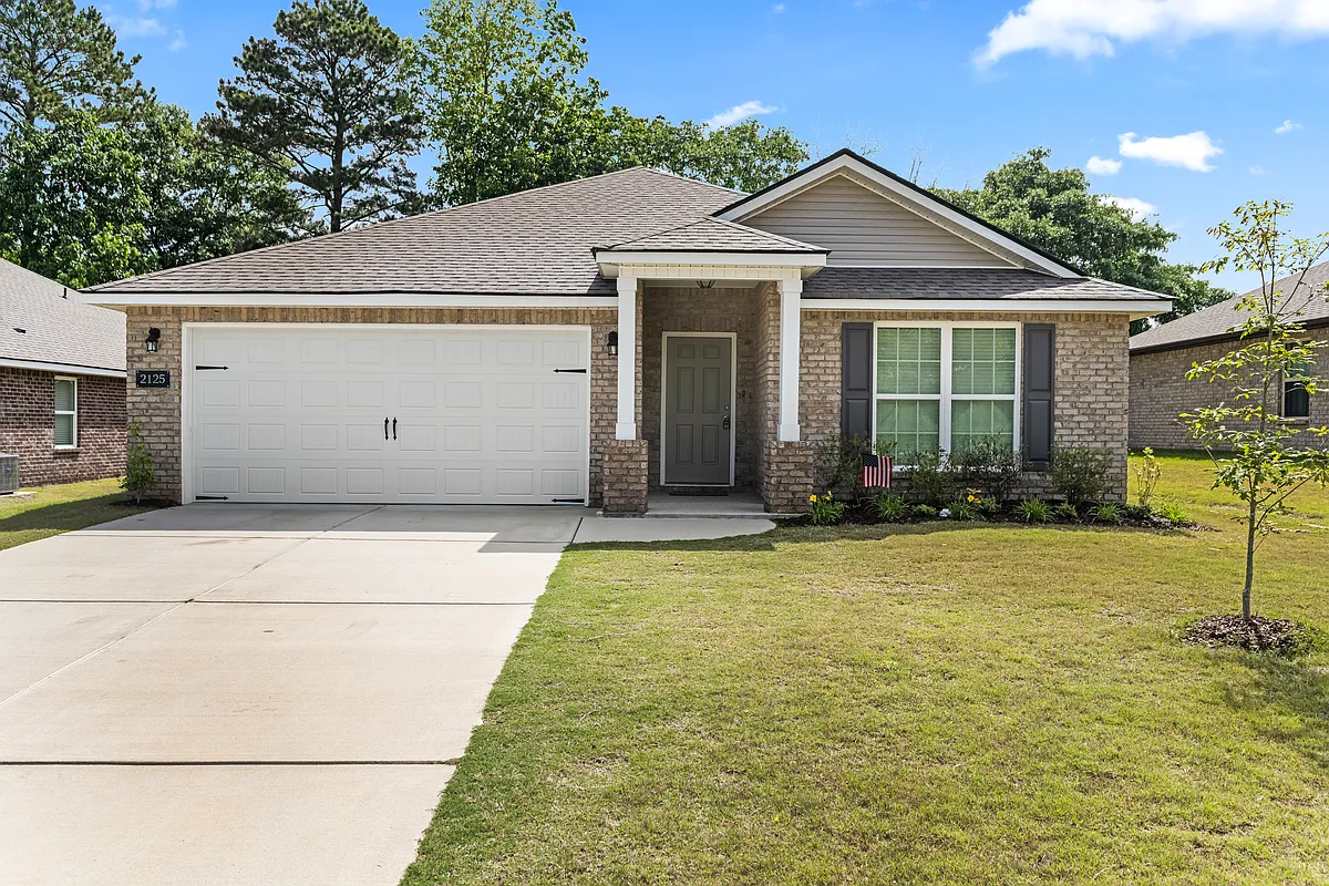 Photo 1 of 26 - 2125 Dawson Ln NE - Cullman, AL Primary Photo - 2125 Dawson Ln NE