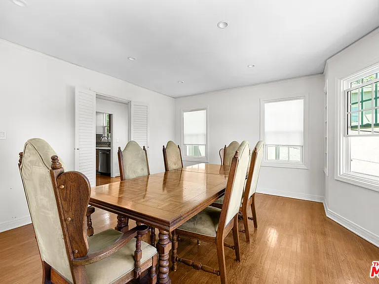 2411 Saint George St — Photo 11