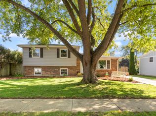 1921 Forrest Blvd, Saint Charles, IL 60174