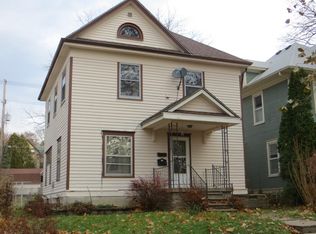 518 Ronalds St, Iowa City, IA 52245