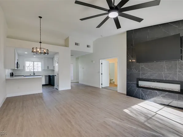 10525 Autumn Pine Ave APT 203, Las Vegas, NV 89144