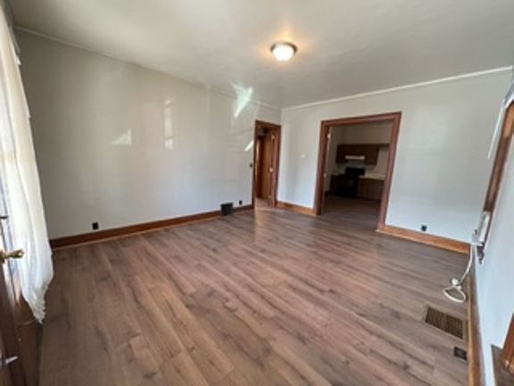 4th image of 210 N 1st Ave APT A