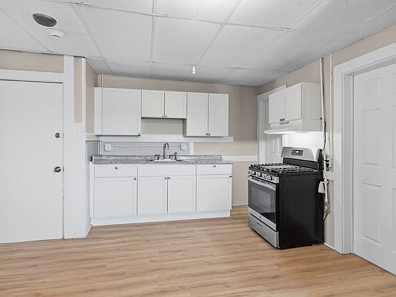 4th image of 10 Spring St #3RT