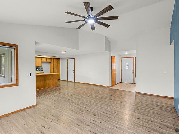 3rd image of 540 Jeanette Ave