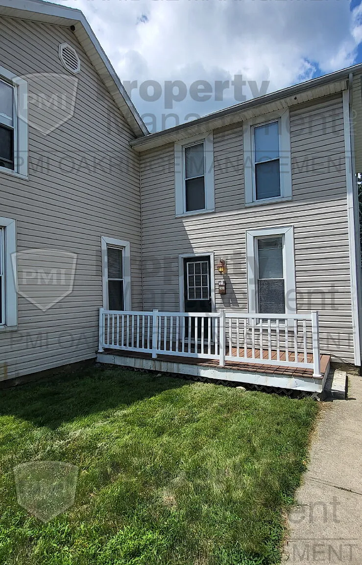 Studio, 1.0 bath, 350 sqft, $699 — Photo 1