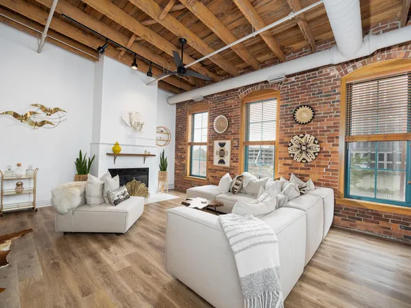 55 W Livingston Ave APT 307, Columbus, OH 43215