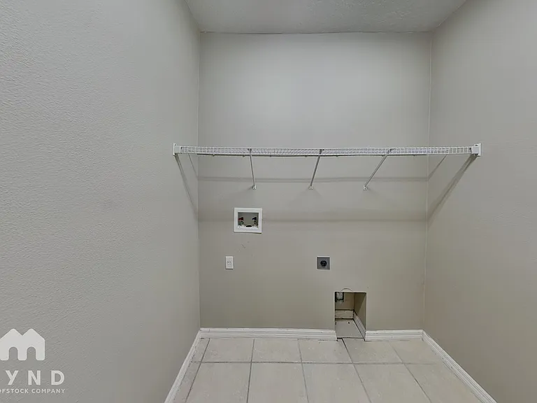 1460 Travertine Ter — Photo 21