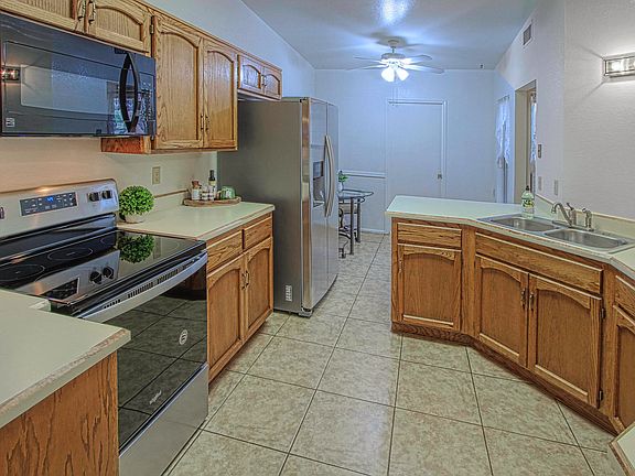 5th image of 606 W Rushwood Dr