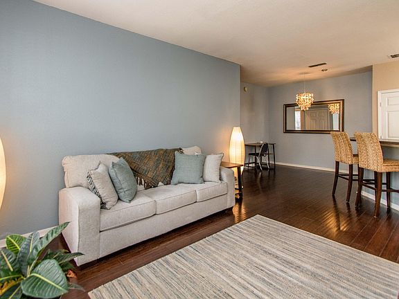 5th image of 13703 Richmond Park Dr N APT 2003