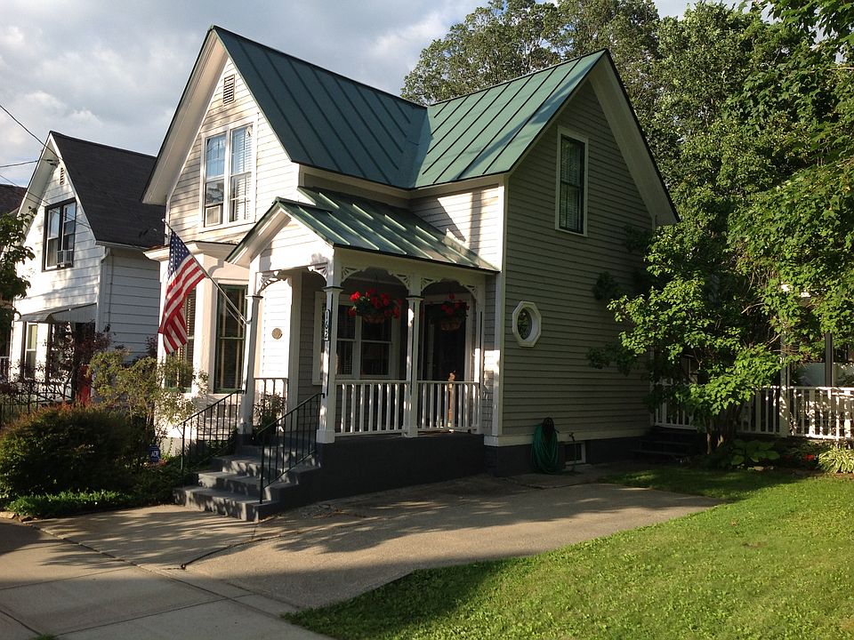 1st image of 162 Clinton St