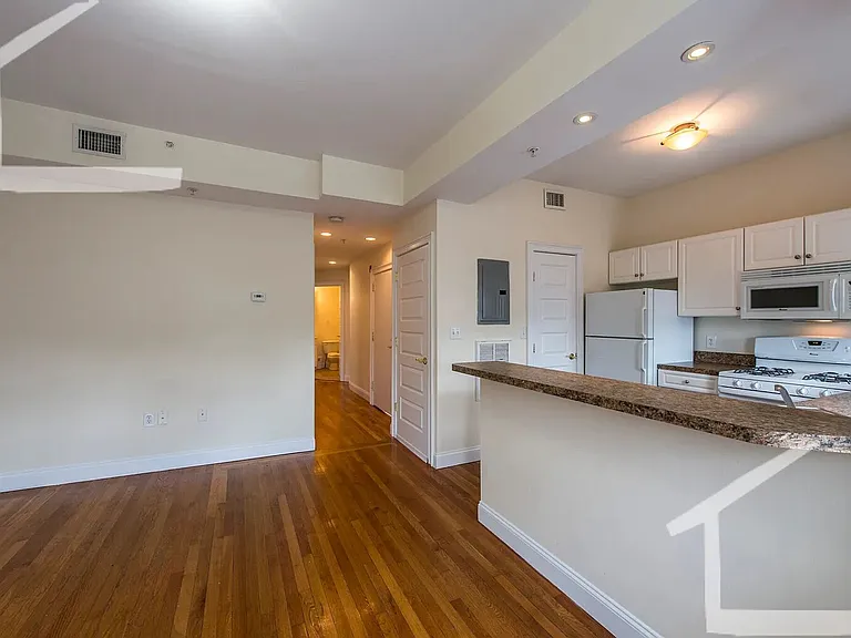 55 Ashford St #5A — Photo 2