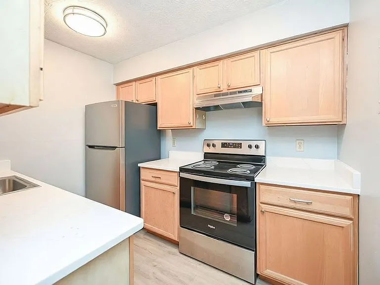 2419 Ohio Ave #8 — Photo 2