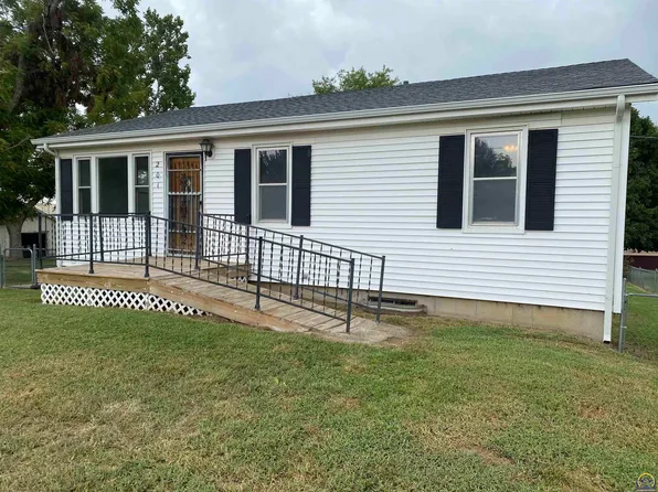 201 Liberty St, Oskaloosa, KS 66066