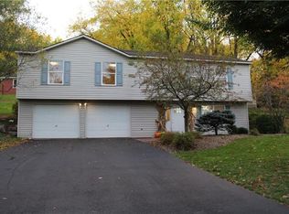 7950 Everglades Dr, Manlius, NY 13104