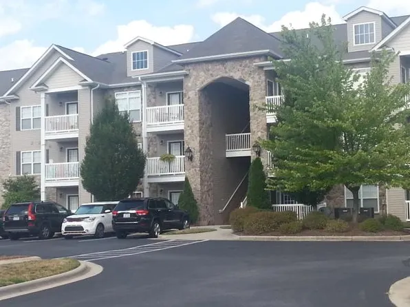 7100 W Friendly Ave, Greensboro, NC