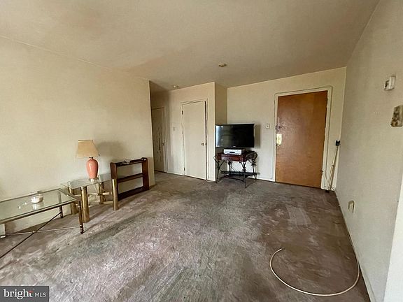 5th image of 1600 Church Rd APT D206