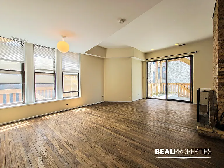 600-06 W Surf St — Photo 19