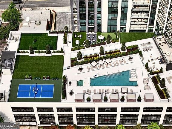 3rd image of 2425 Peachtree Rd NE #1504
