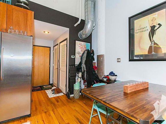 5th image of 2000 S Michigan Ave APT 310C