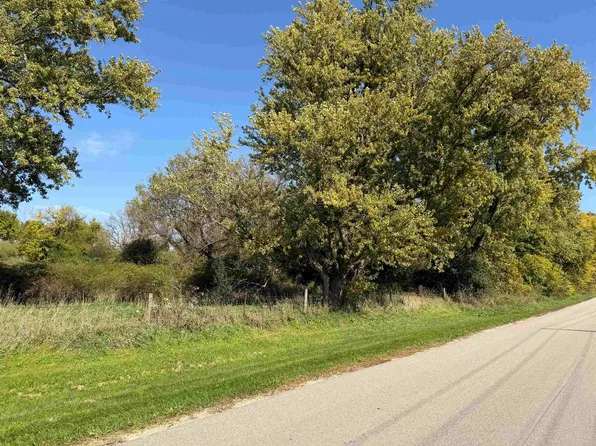E Creek Rd, Janesville, WI 53546