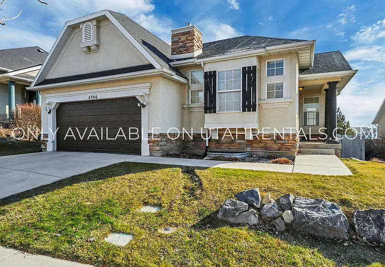 4306 N Chestnut Oak Dr — Photo 1