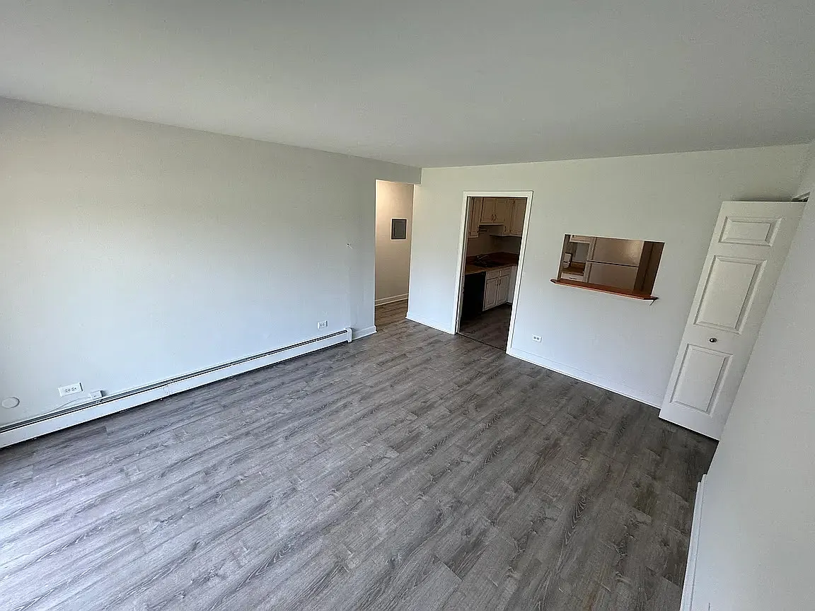 Building Photo - 90 Olesen Dr #101