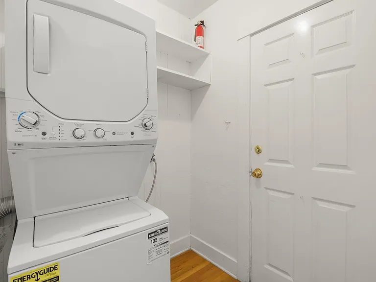 877 Villa Ave — Photo 4