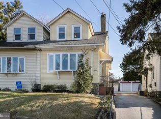 21 W Manoa Rd, Havertown, PA 19083