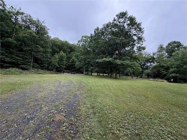E Diaz Ave, Nesquehoning, PA 18240