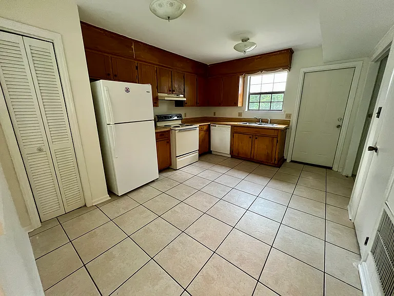 100 Fountain Dr #173 — Photo 3