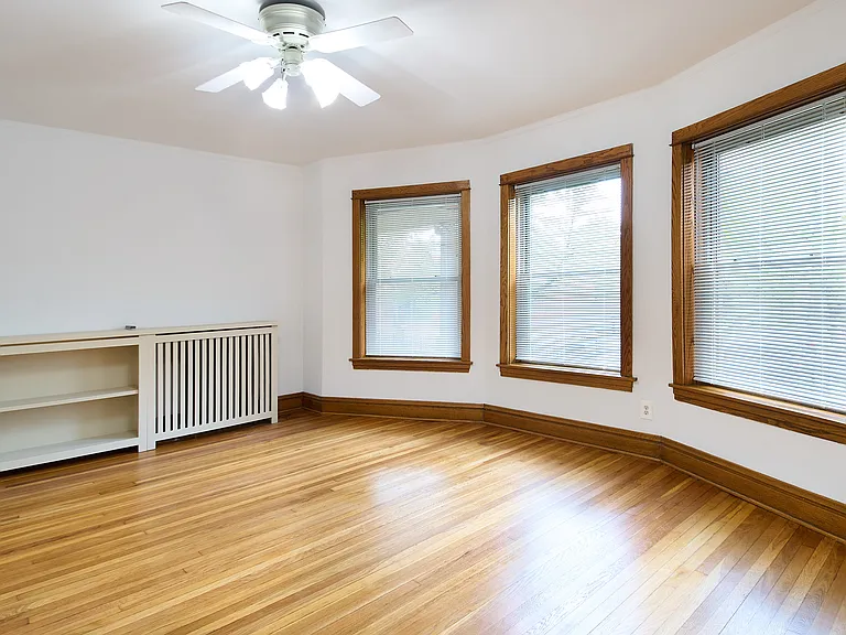 5615 N Winthrop Ave #1F — Photo 3