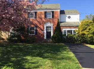 9498 Singleton Dr, Bethesda, MD 20817