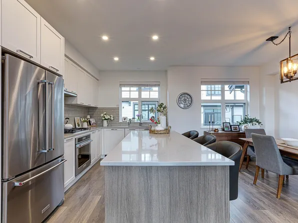 1290 Mitchell St #103, Coquitlam, BC V3E 0N9