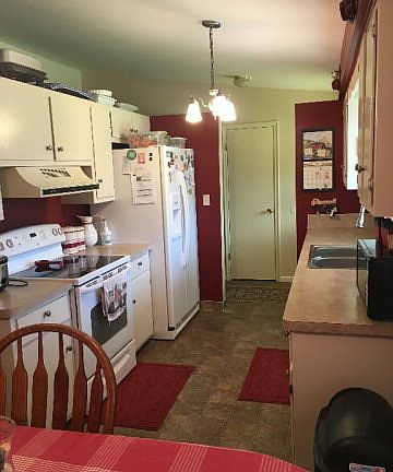 3rd image of 1160 Corinne Ave
