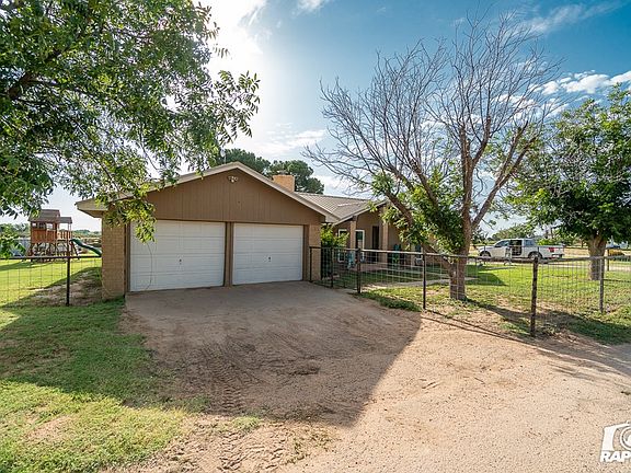 2nd image of 3852 E Larkspur Ln