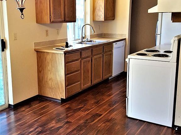 5th image of 15809 59th Avenue Ct E