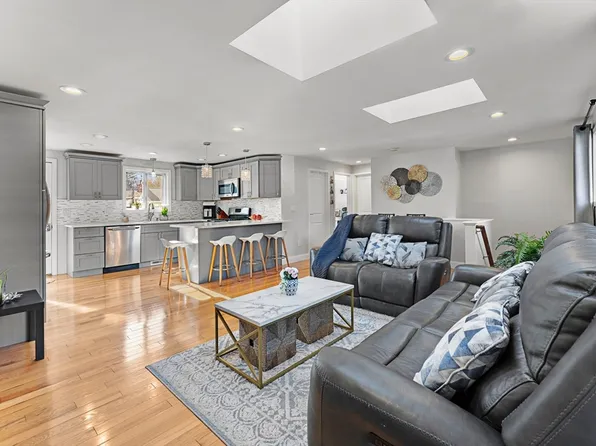 36 Marion Rd Unit 36, Bedford, MA 01730