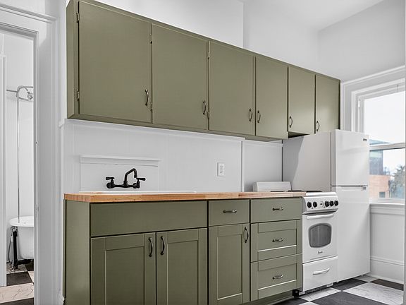 5th image of 2225 NW Glisan St APT 4