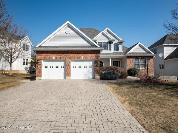 10 Yardley Court, Loudonville, NY 12211