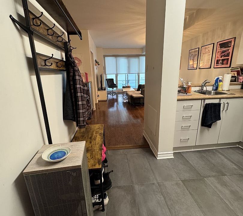1st image of 200 Rideau St #201