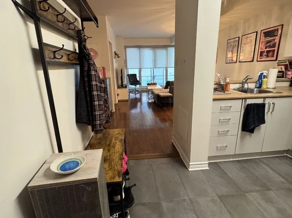 200 Rideau St #201, Ottawa, ON K1N 5Y1