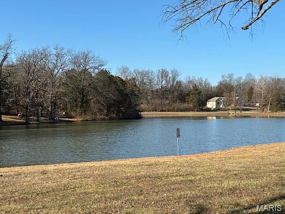 3rd image of 36 Redbud Dr
