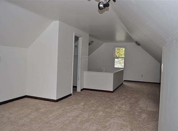5th image of 1112 Lester Ave